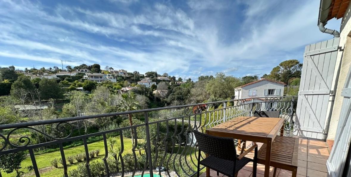 Villa Constance 3 Antibes - Spacieux Logement En Dernier Etage Exterior photo